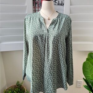Chic Green Floral Blouse for Women